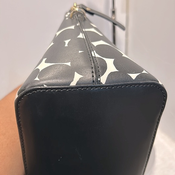 Kate Spade Satchel & Wallet likenew Free Twilly,Earrings,Necklace & Heart Mirror - Picture 17 of 17